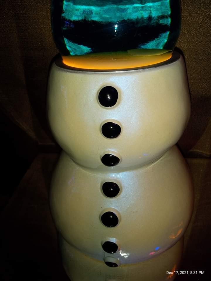 Snowman lava lamp