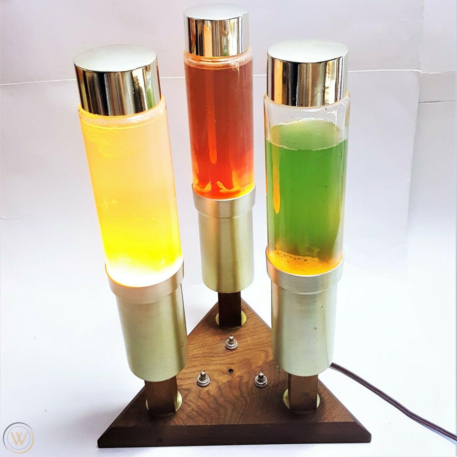 Trio lava lamp